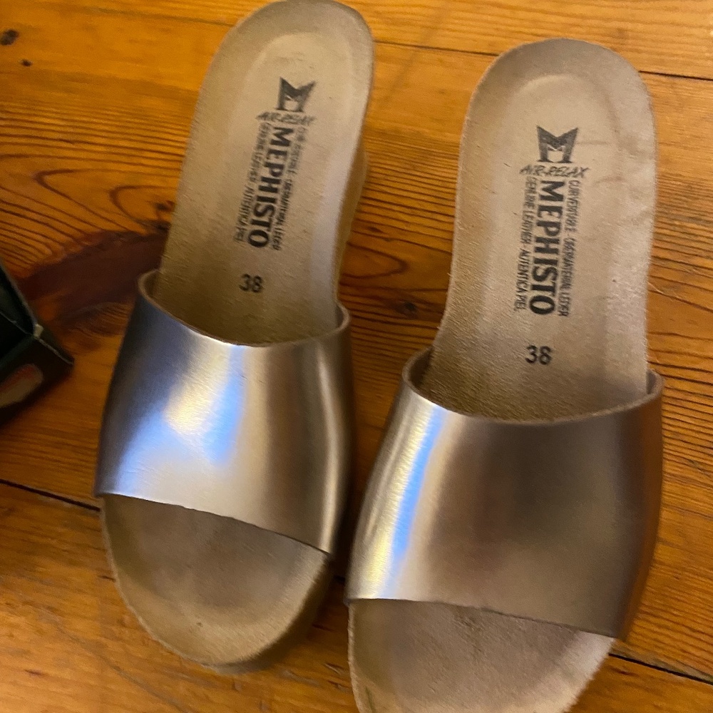 Wedge slip-ons